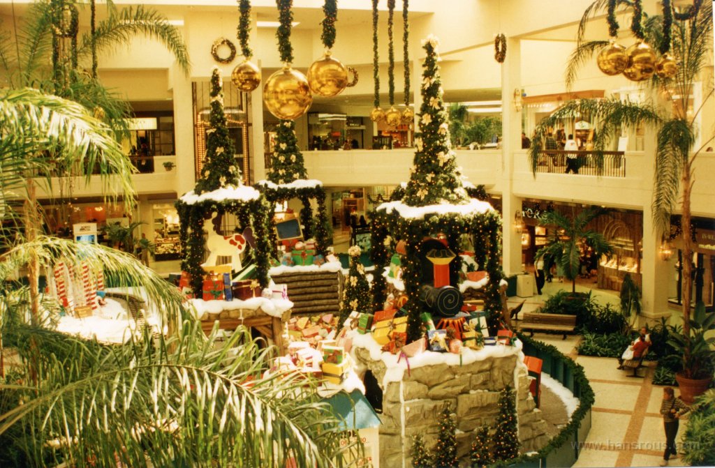 30 Miami Shopping Mall